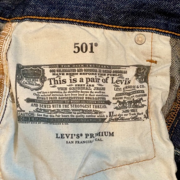 LEVI'S STRAUSS & CO ORIGINAL RIVETED BLUE JEANS - Picture 10 of 11